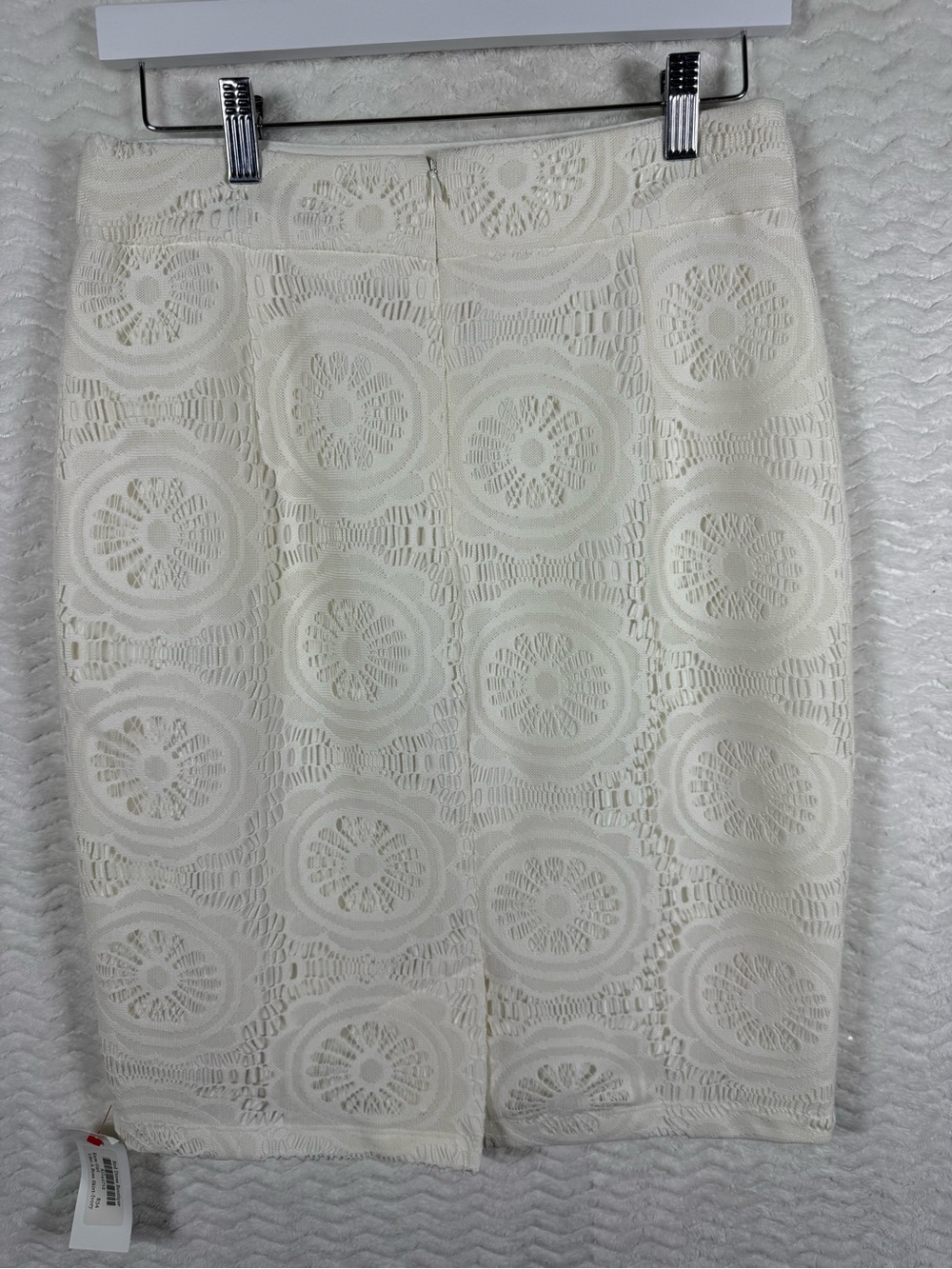 Elegant Ivory Lace Pencil Skirt - Women's - Picture 12 of 12